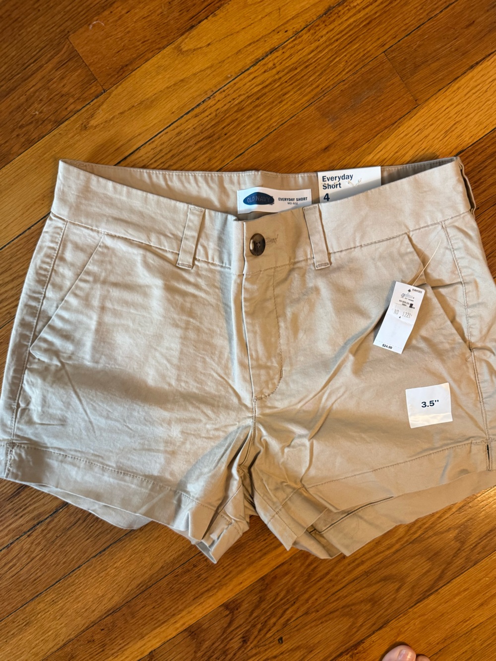 Old Navy Khaki/Tan Everyday 3.5" Inseam Shorts